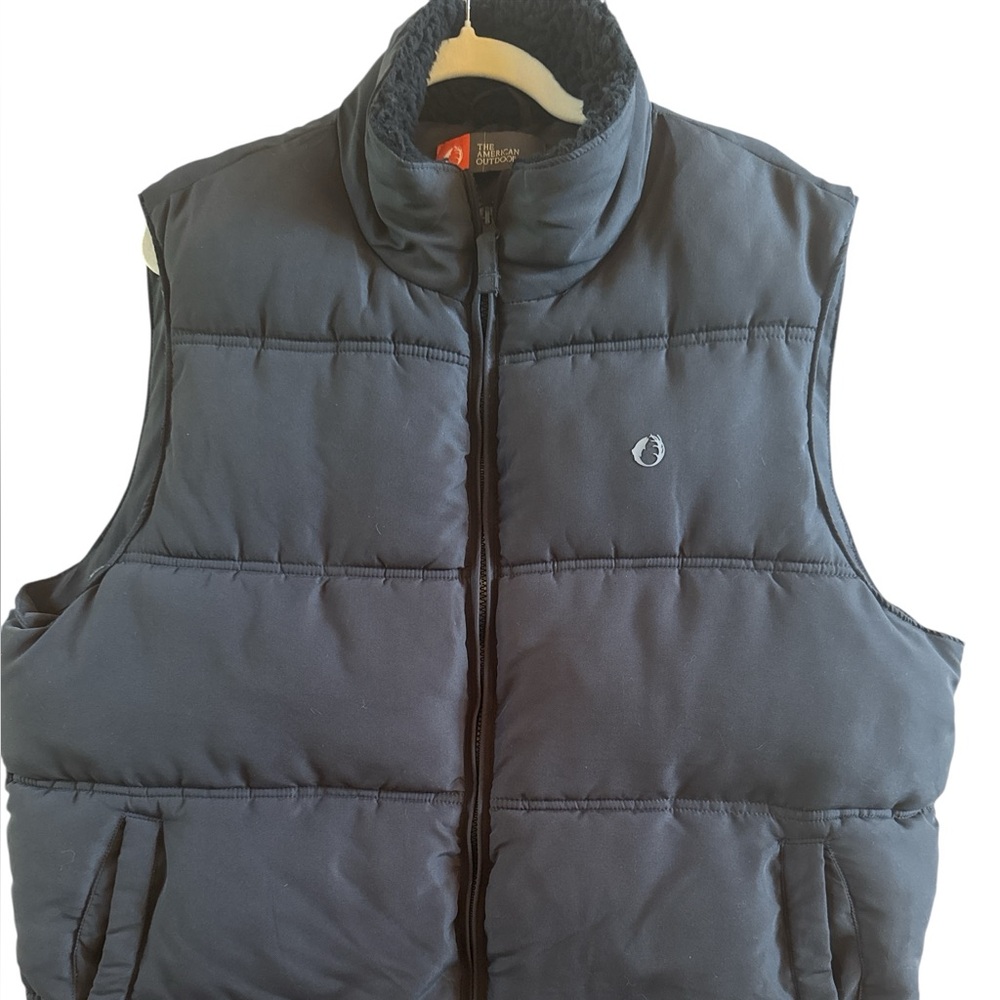 American Outdoorsman Navy size Extra Large Puffer Vest size‎ Extra Large Pockets